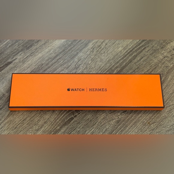 Black Leather Apple Watch Hermes Band - Picture 2 of 7